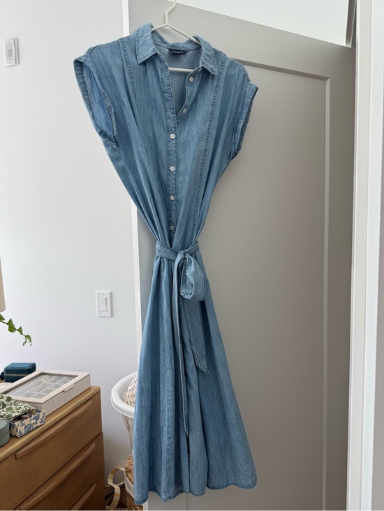 Dresses & Skirts - GAP Soft Denim Midi Shirtdress – Light Wash Indigo – Size XS